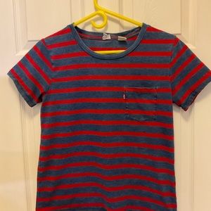 Lady’s Levies shirt